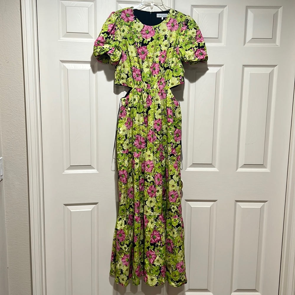 NWOT Wayf Floral Plaza Cutout Tiered Maxi Dress. Size Large